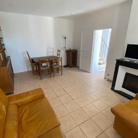 Cozy House With Pool And Sea View 酒店 土伦